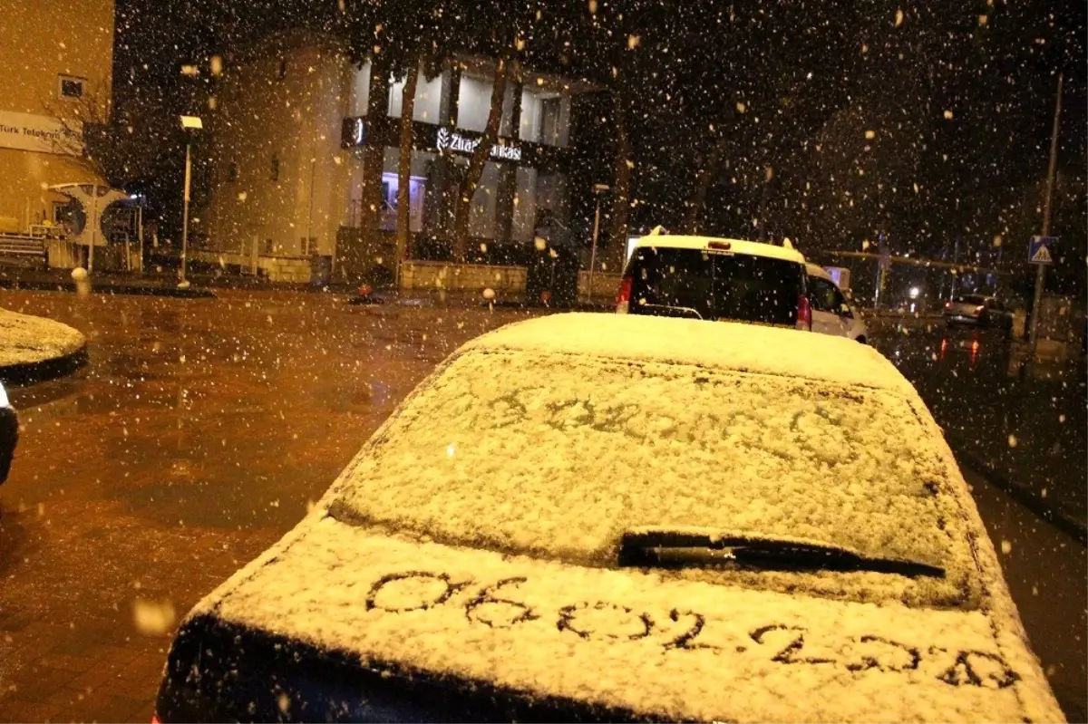 Yoğun kar yağışında Kavacık rampası kısa süreliğine kapandı