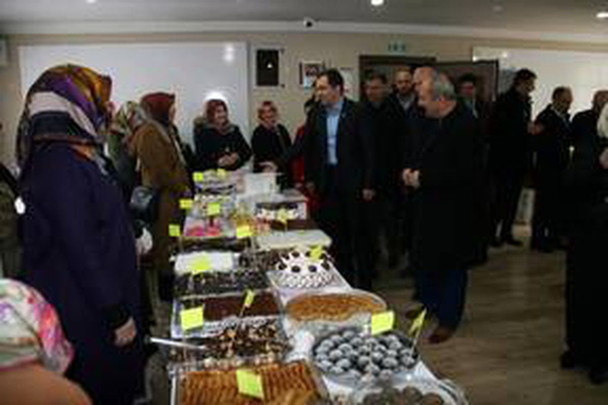 Artvin\'de depremzedeler yararına kermes düzenlendi