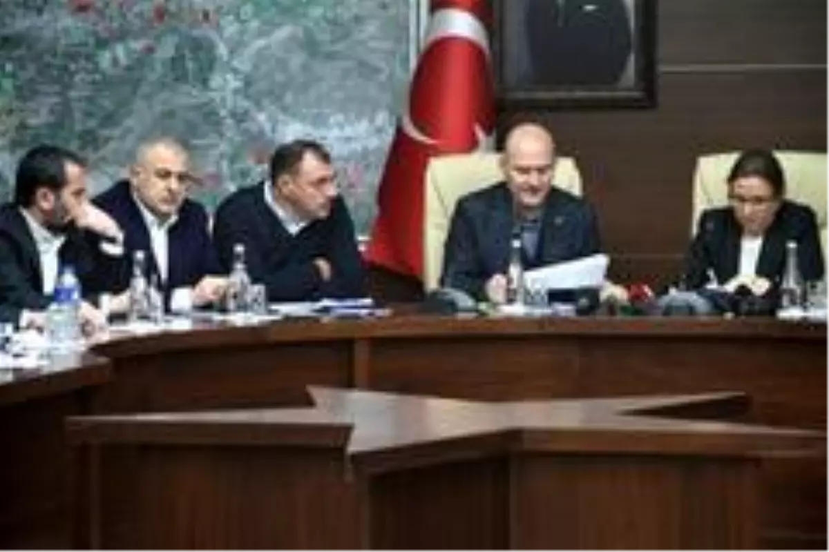 Bakan Soylu, deprem bölgesinde yapılan çalışmaları detaylarıyla anlattı