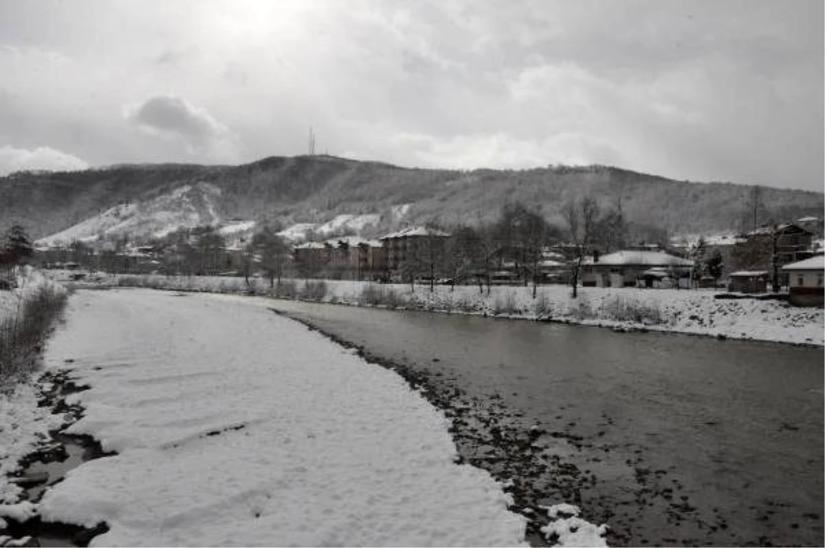 Bartın\'da 28 köy yolu kardan kapandı
