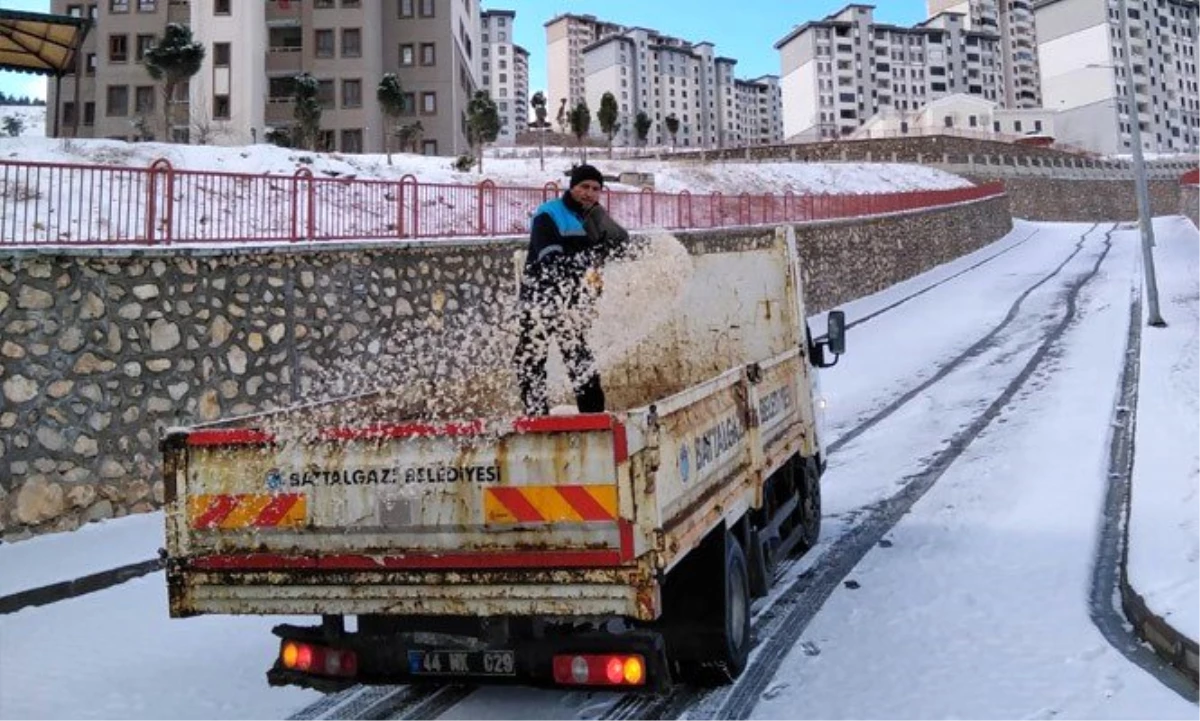 Battalgazi Belediyesi\'nden karla mücadele çalışmaları