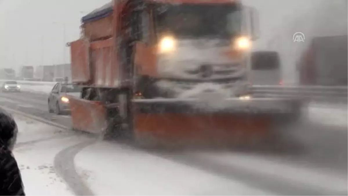 Bolu Dağı\'nda kar yağışı etkisini artırdı