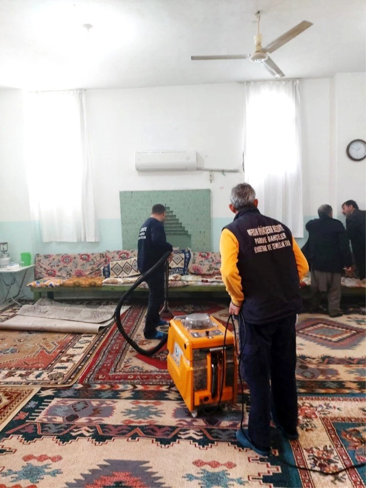 Büyükşehir Belediyesinden Tarsus\'taki cami ve ibadethanelerde kapsamlı temizlik