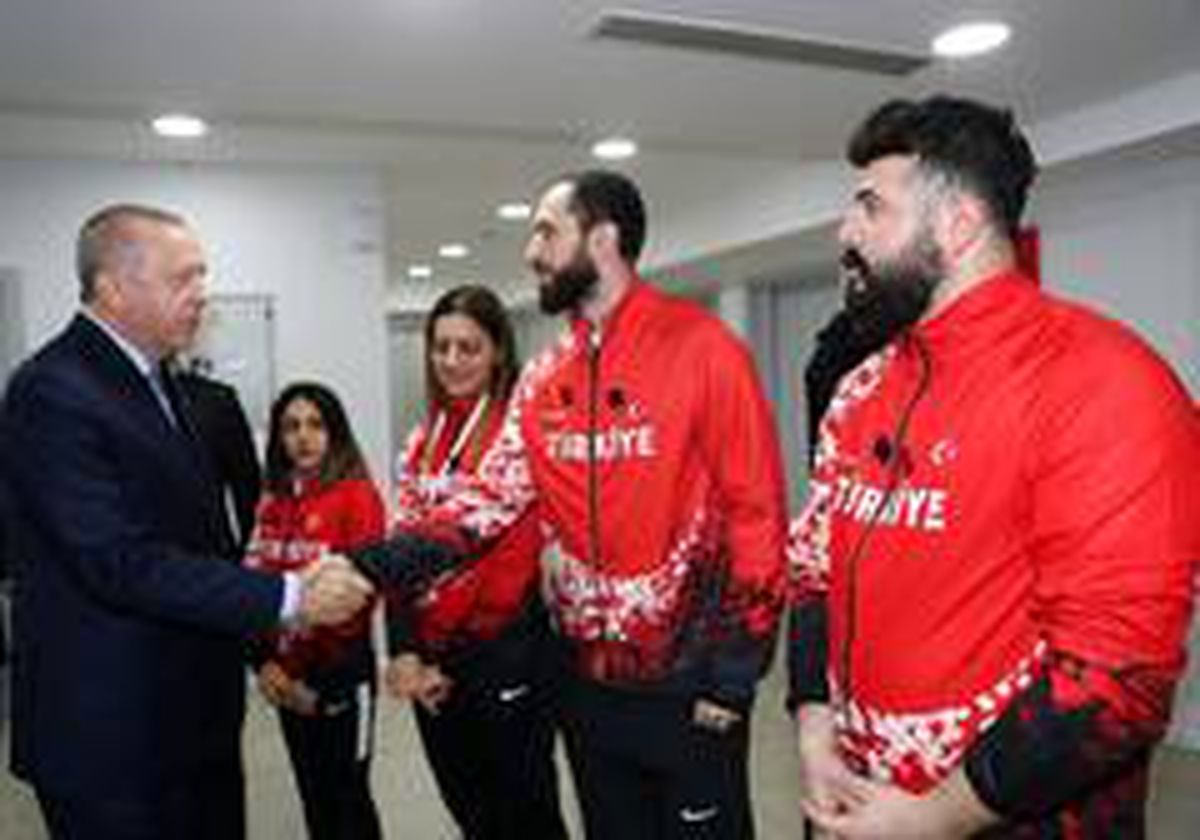 Cumhurbaşkanı Erdoğan, Burhan Felek Atletizm Pisti\'nin açılışını yaptı