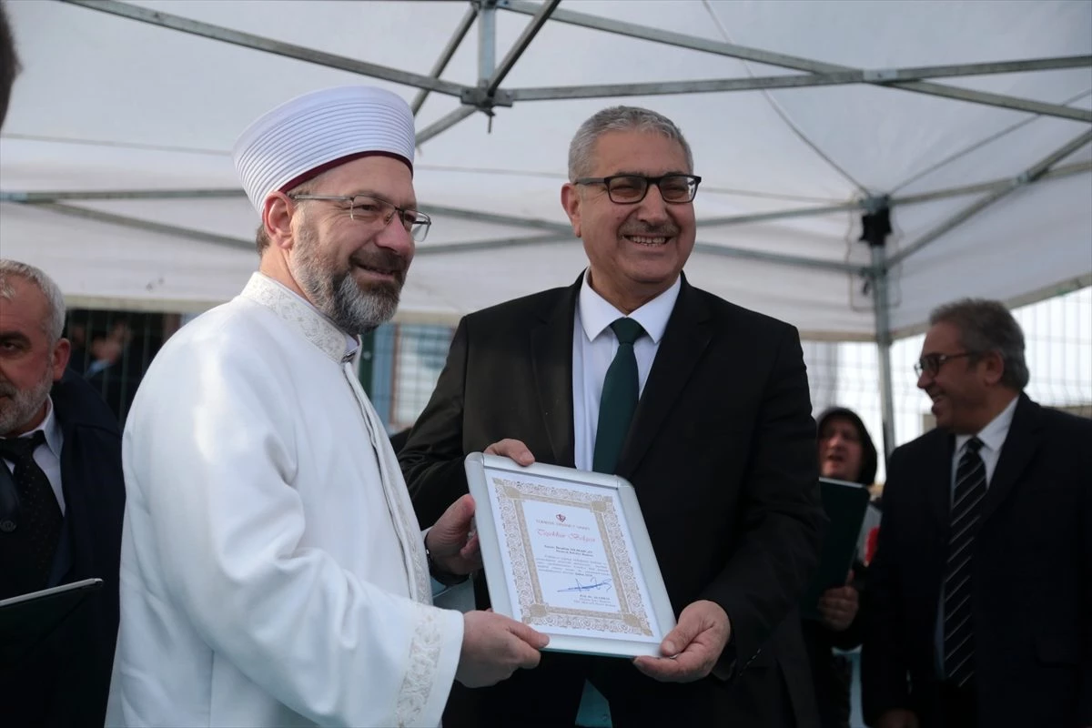 Diyanet İşleri Başkanı Erbaş: "Bizim Kur\'an kurslarımız, kötülüklerden insanları uzaklaştırmanın...