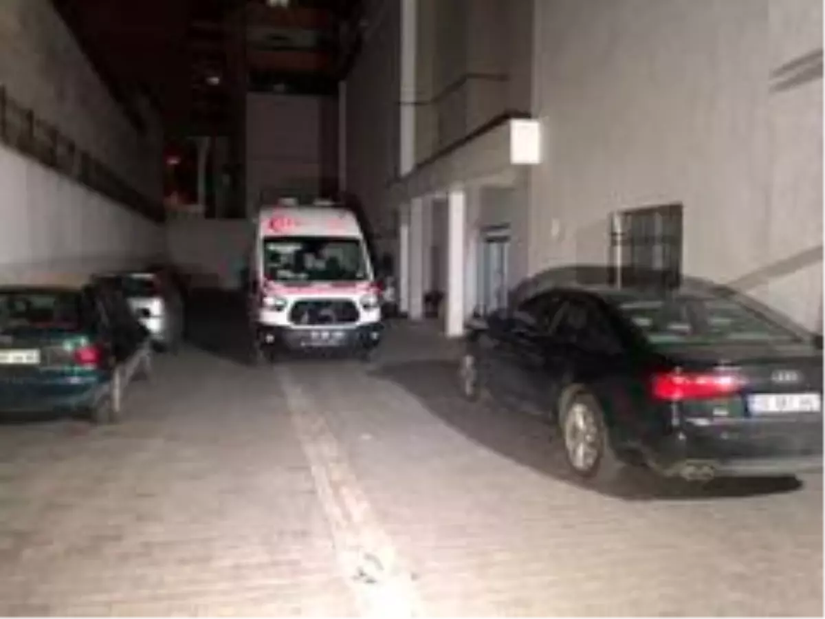 (DÜZELTME) Ankara\'da annesini kurtarmak isteyen genç babasını vurdu