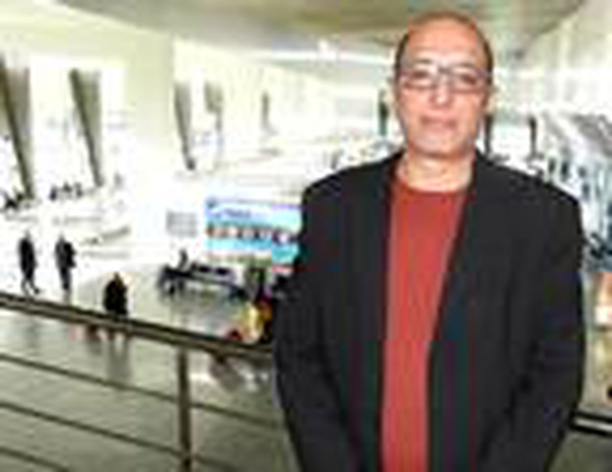 Eşiyle tartışan kadın, otogarda tabancayla havaya ateş etti (2)