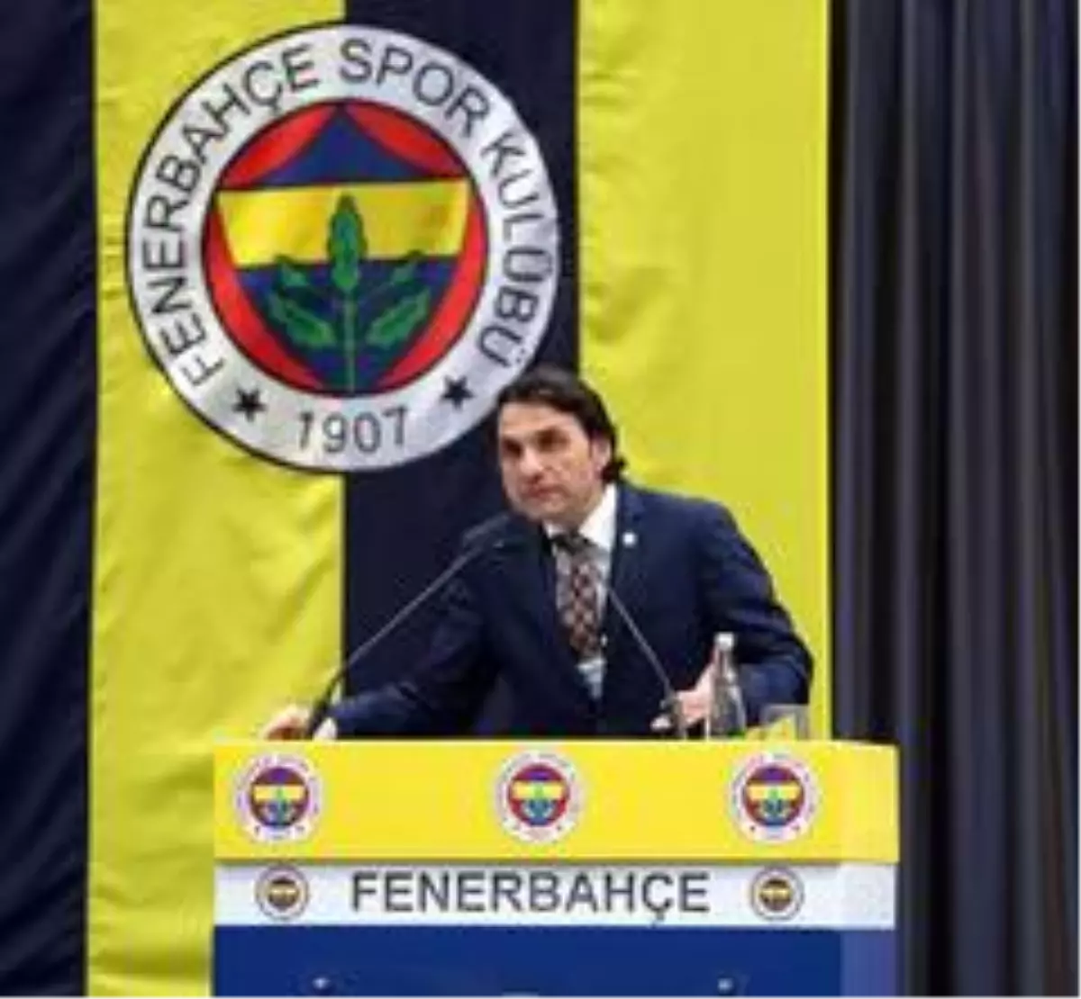 Fenerbahçe Divan Kurulu\'nda gerginlik