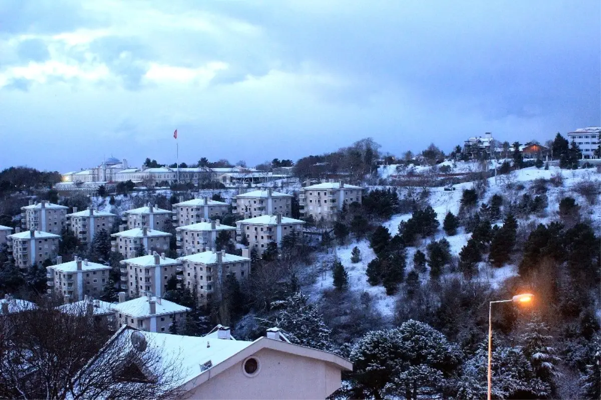 İstanbul sabaha karla uyandı