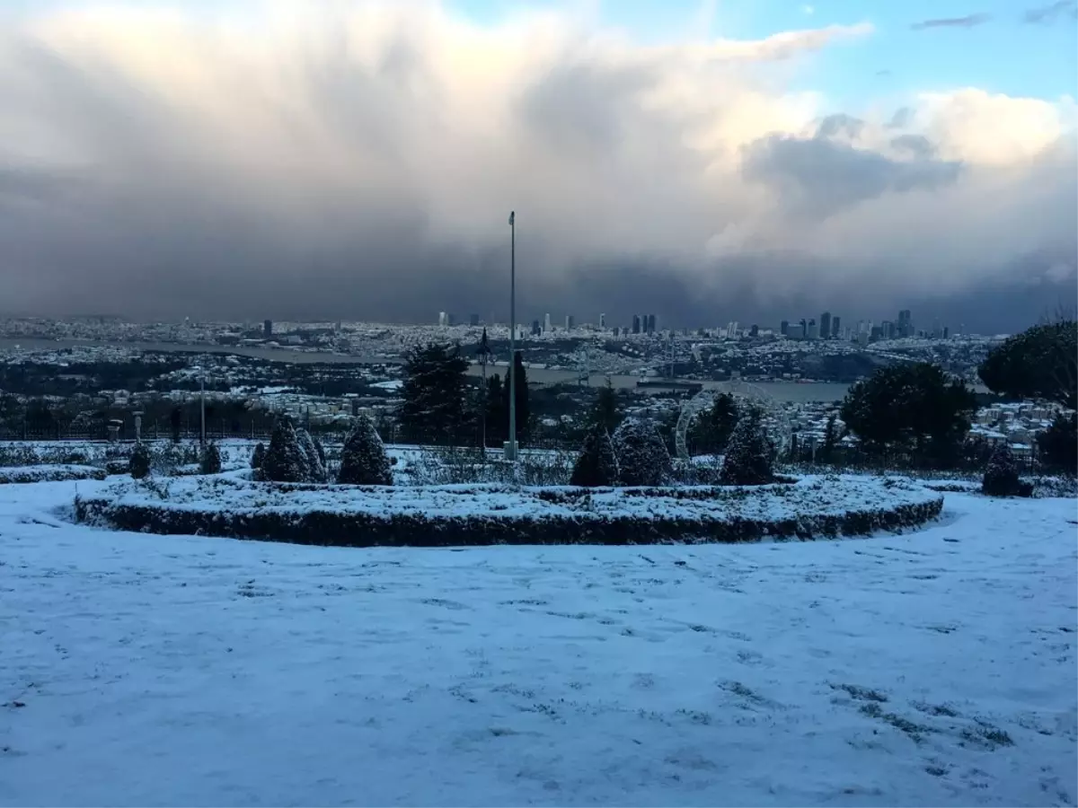 İstanbullular, kar manzaralarına uyandı