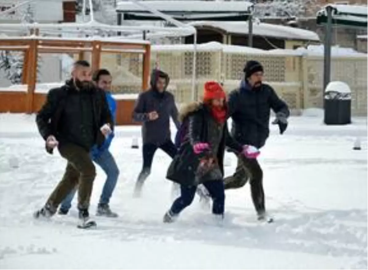 Kayseri\'de "kar topu savaşı" etkinliği