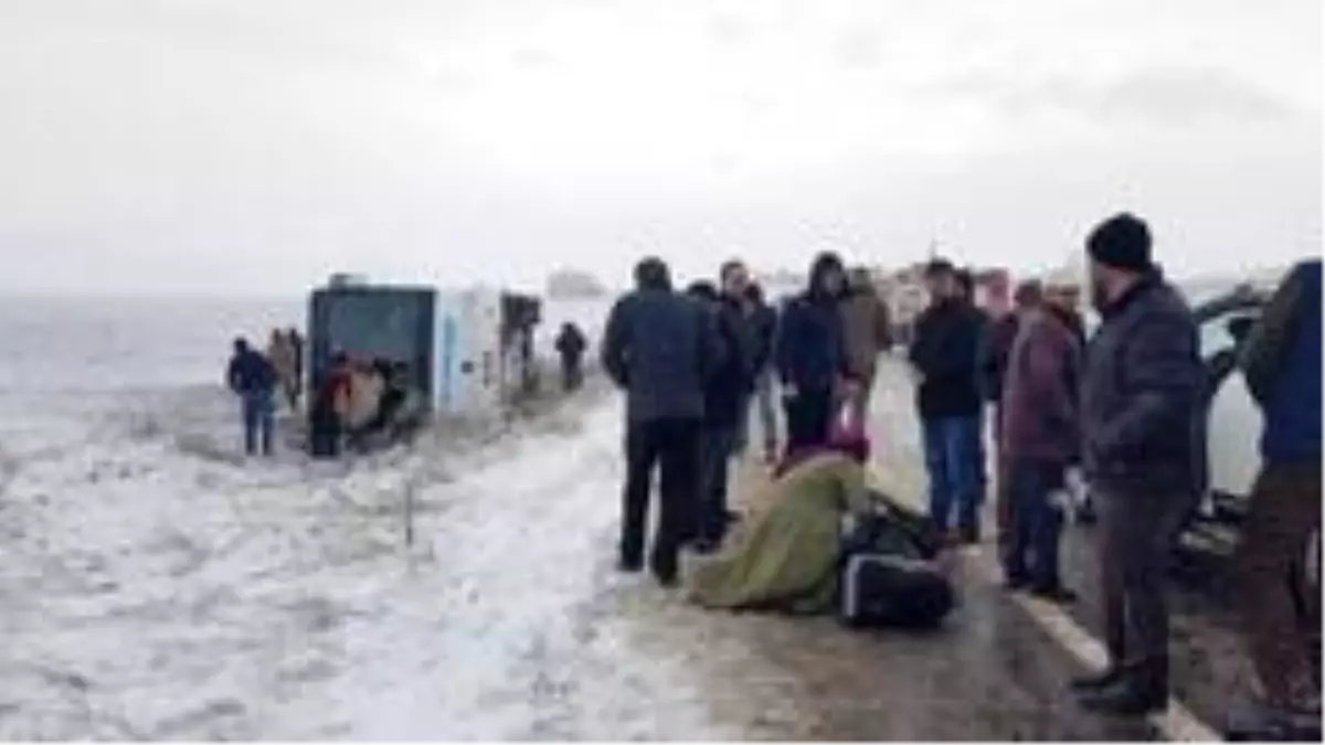 Kayseri\'de yolcu otobüsü devrildi, çok sayıda yaralı var