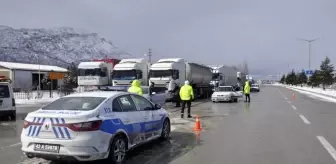 Konya - Antalya Karayolunda trafiğe tipi ve don engeli