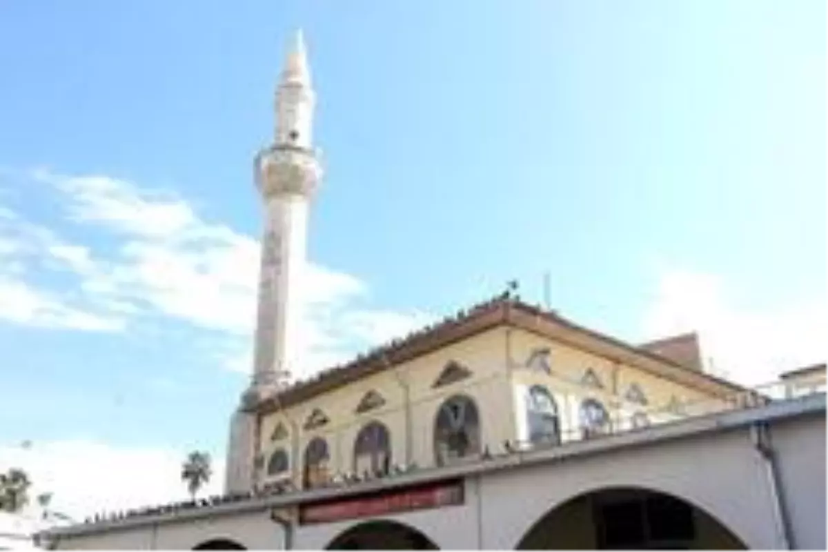 Küçük Minare Camii ibadete geçici olarak ara verdi