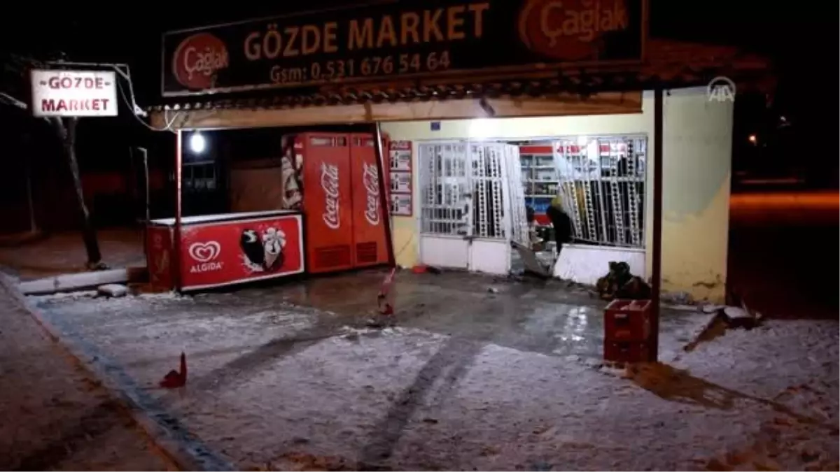 Kulu\'da markete giren otomobilin sürücüsü kaçtı