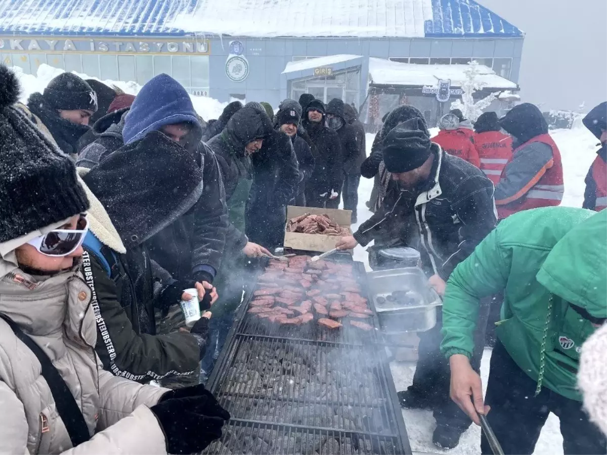 Uludağ\'da \'kış şenliği\' coşkusu