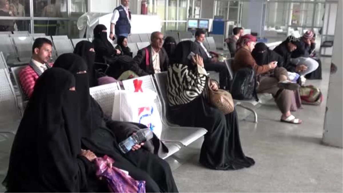 Yemen\'in Sana Havalimanı\'ndan ikinci hasta kafilesi Ürdün\'e nakledildi