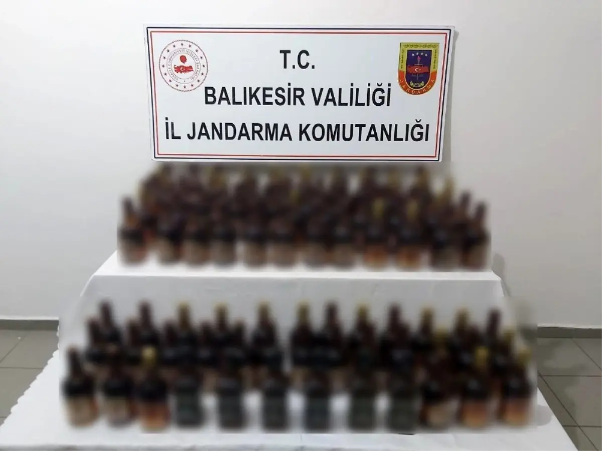 Ayvalık\'ta jandarma kaçak içki satıcılarına acımadı