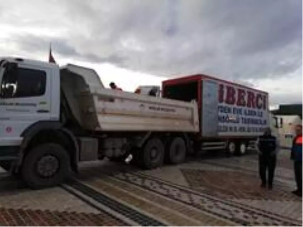 Bağlar Belediyesi depremzedelerin yaralarını sarmaya devam ediyor