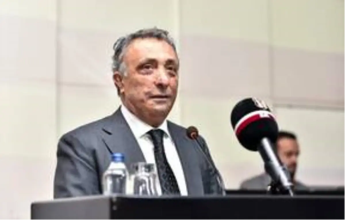 Beşiktaş Kulübü Başkanı Ahmet Nur Çebi\'nin dirseği kırıldı