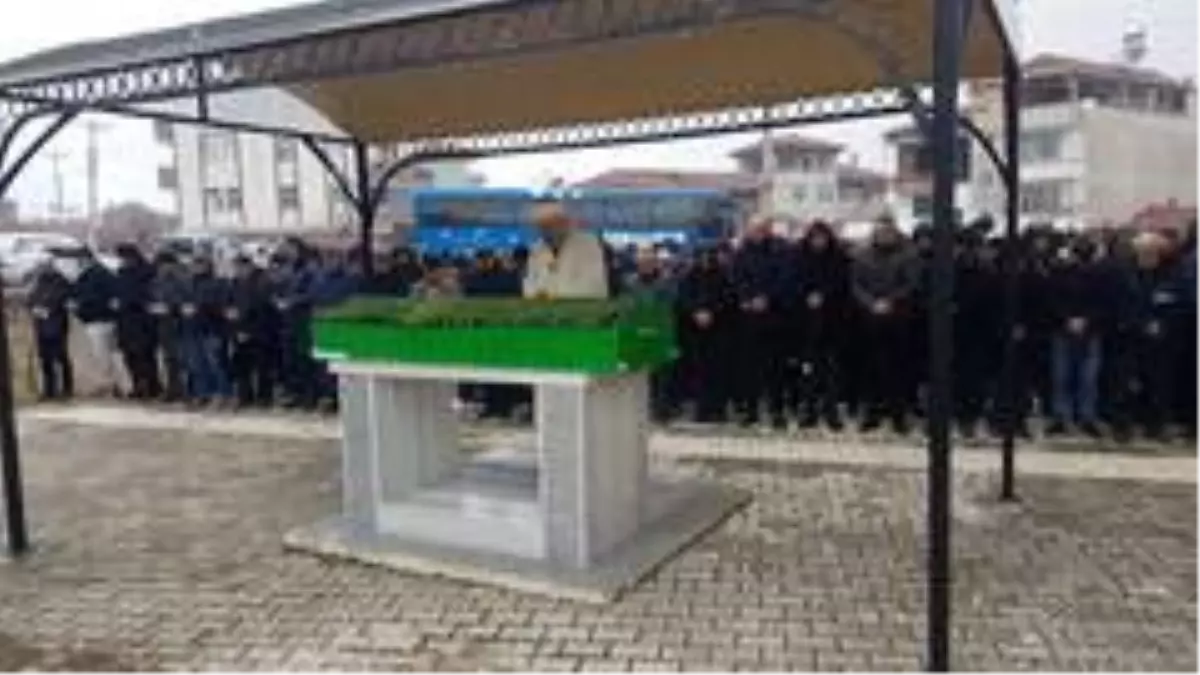 Bıçaklanarak öldürülen yaşlı adam toprağa verildi