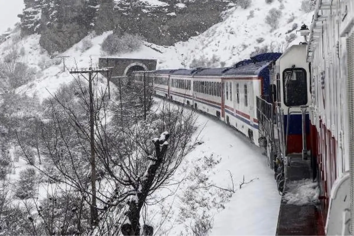 Büyükelçileri taşıyan Turistik Doğu Ekspresi, Kars\'ta