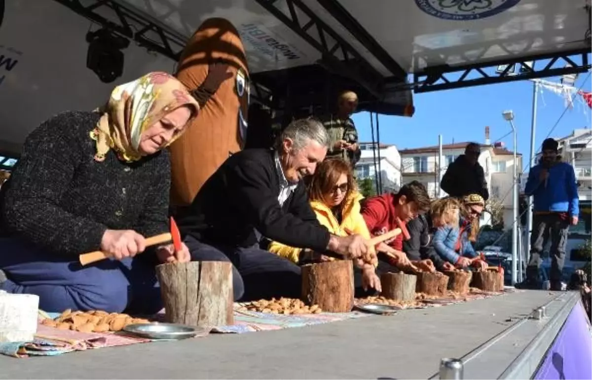 En hızlı bademi kırdılar, ödülü kaptılar