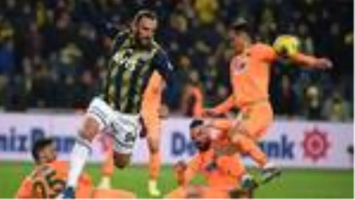 Fenerbahçe penaltı bekledi, Öztürk vermedi! Kadıköy\'de tartışılan pozisyon...