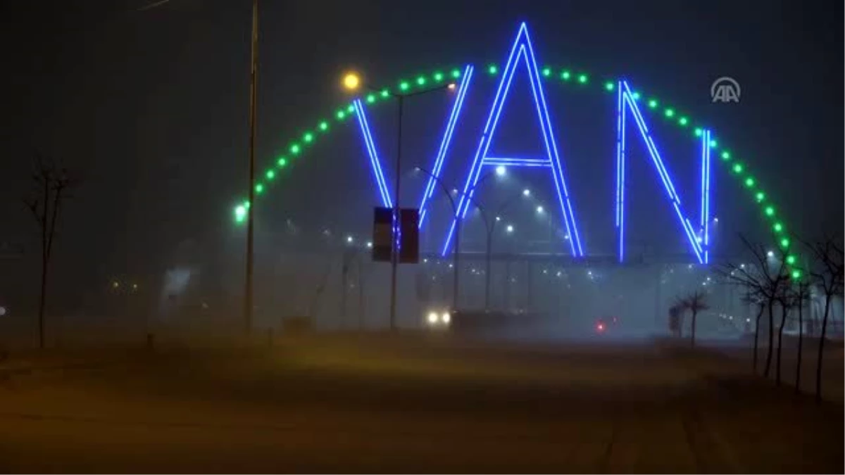 Kar ve tipi ulaşımı olumsuz etkiliyor - VAN