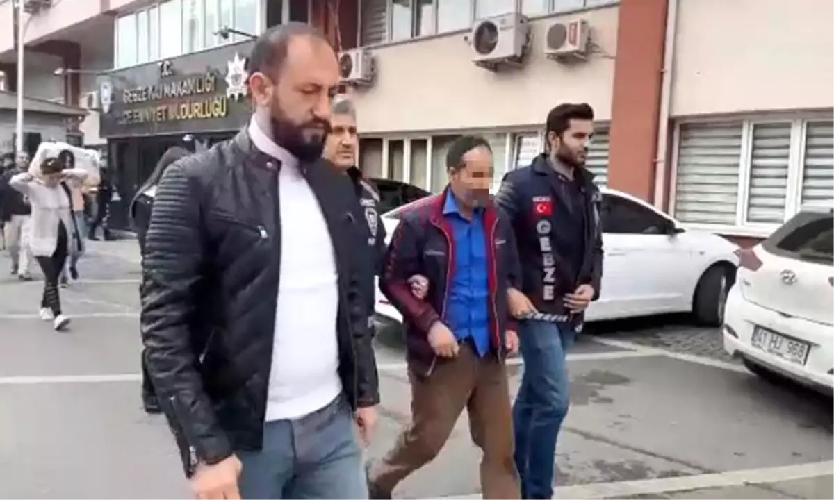 Kocaeli\'de fuhuş operasyonunda 52 kişi gözaltına alındı