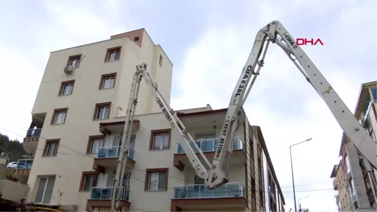 Manisa kazı sırasında 2 binanın temeli kaydı, mahalle sakinleri tedirgin