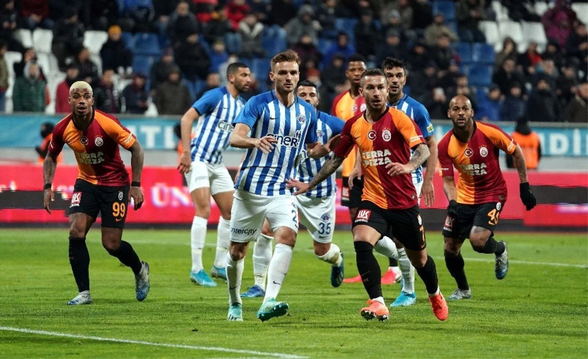 Süper Lig: Kasımpaşa: 0 - Galatasaray: 3 (İlk yarı)