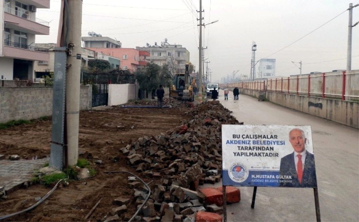 Akdeniz Belediyesi\'nin mahallelerdeki asfalt çalışmaları sürüyor