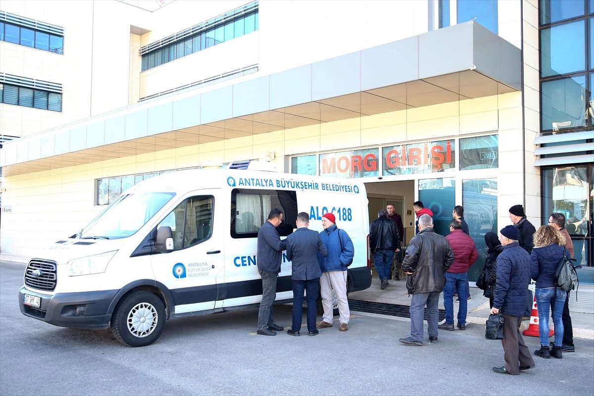 Antalya\'daki trafik kazasında hayatını kaybeden kişiye otopsi yapıldı