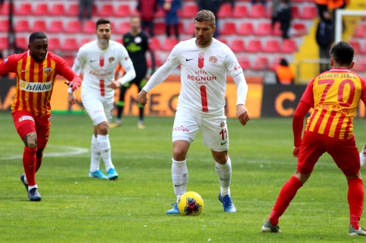 Antalyaspor\'da Podolski göz doldurdu