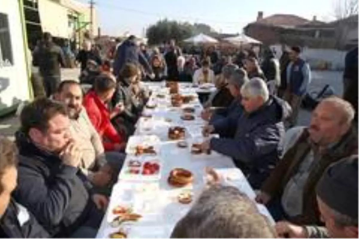 Başkan Deveciler, pazarcı esnafı ile kahvaltıda buluştu