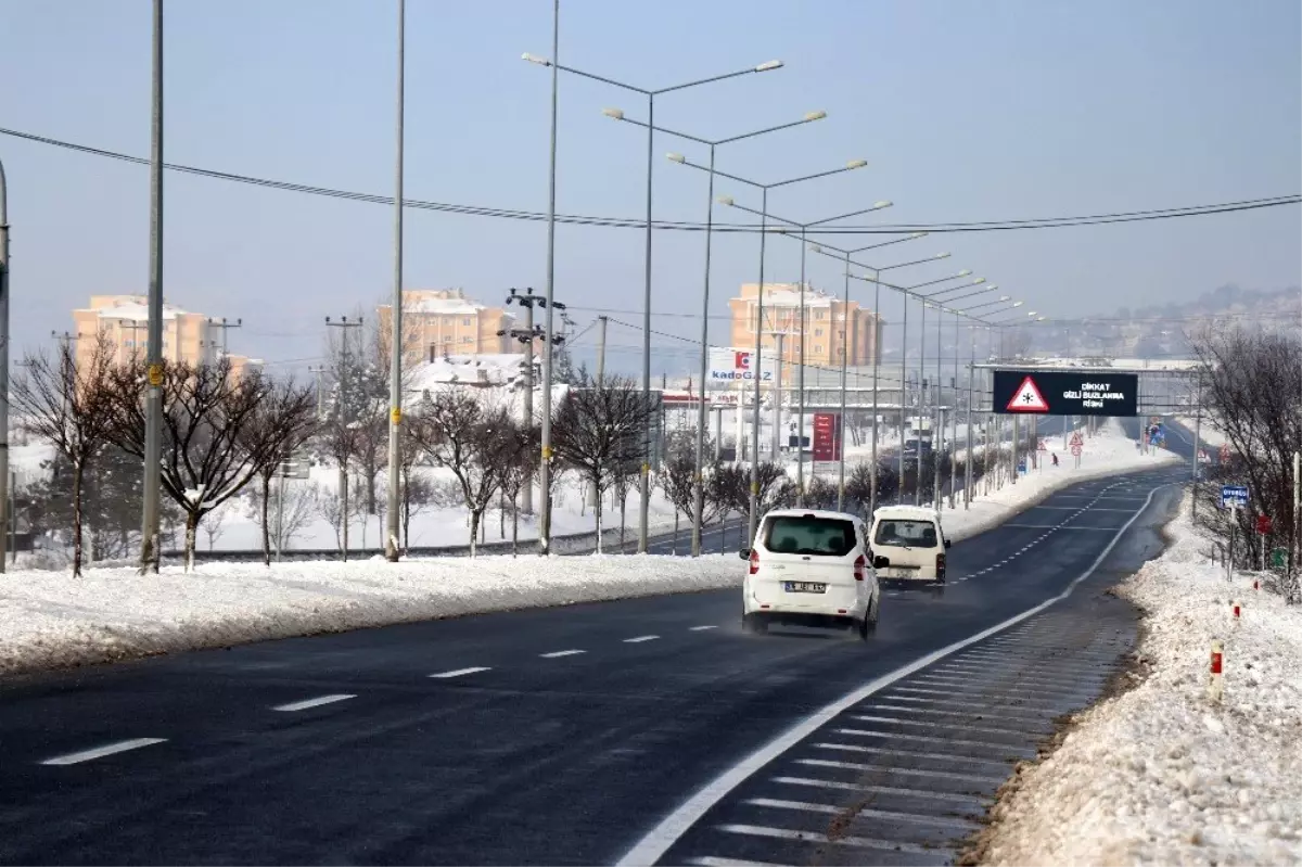 Bolu\'da, 3 gün boyunca etkili olan kar yağışı durdu