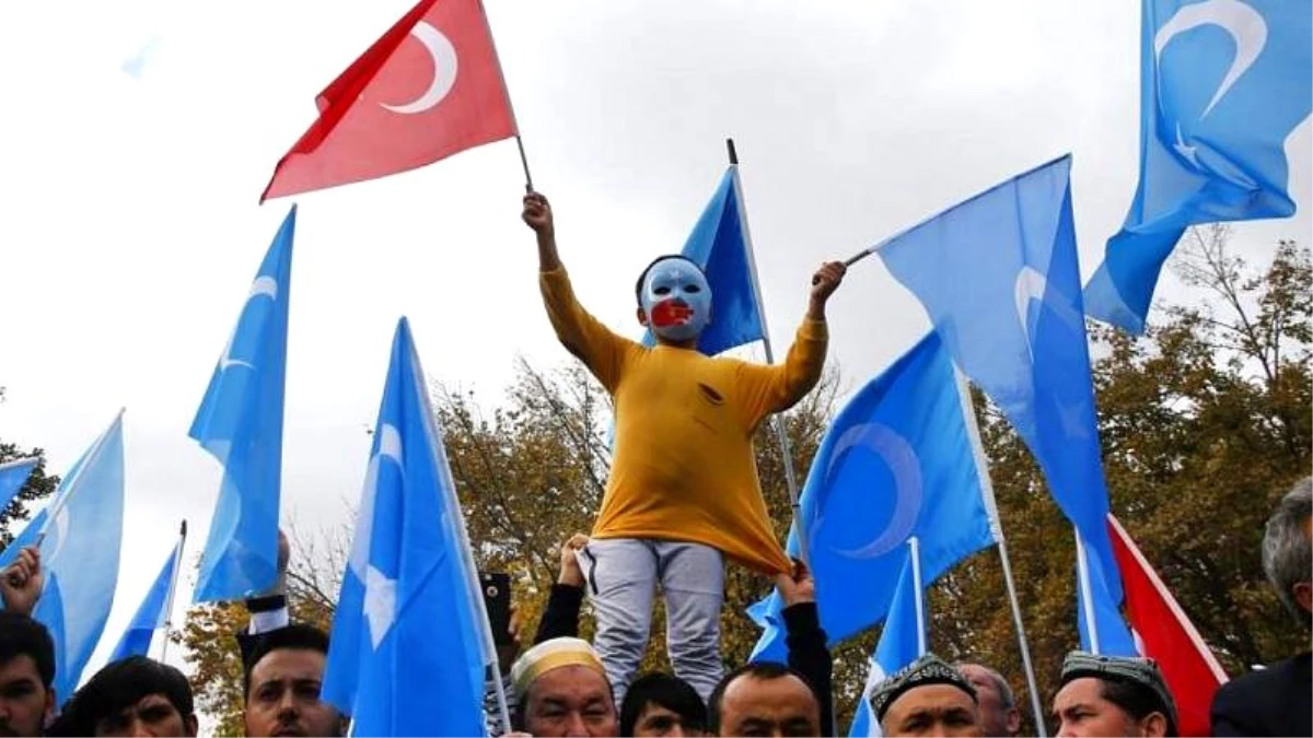 Hollanda\'da Çin\'in Uygurlara yönelik insan hakları ihlalleri protesto edildi