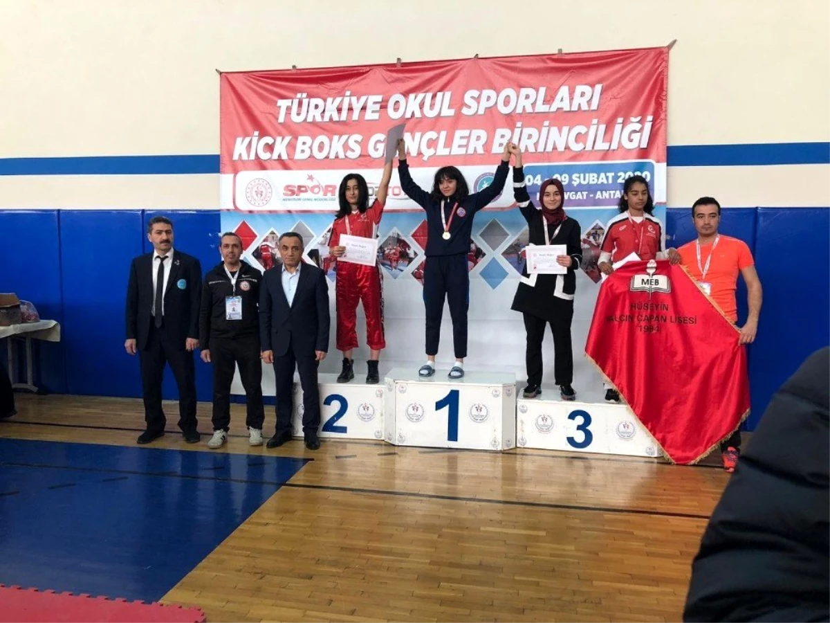 Ispartalı Kickboksculardan Türkiye dereceleri