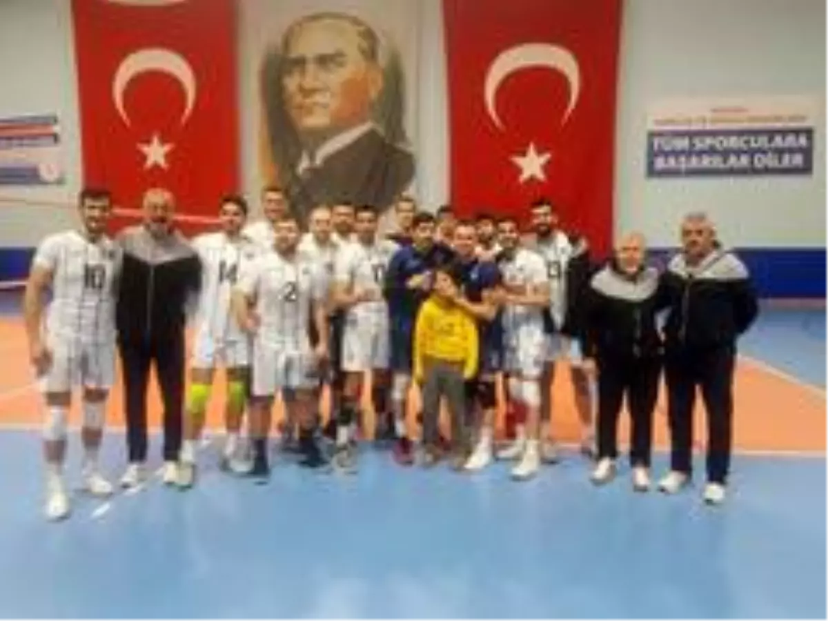 Kağıtspor, Voleybol\'da liderliğini sürdürüyor