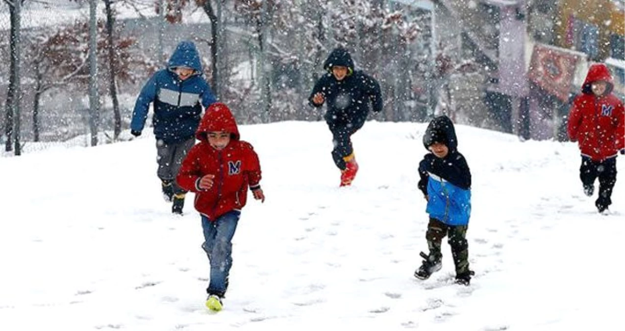 Kar yağışı eğitimi olumsuz etkiledi! 6 ilde okullar tatil edildi