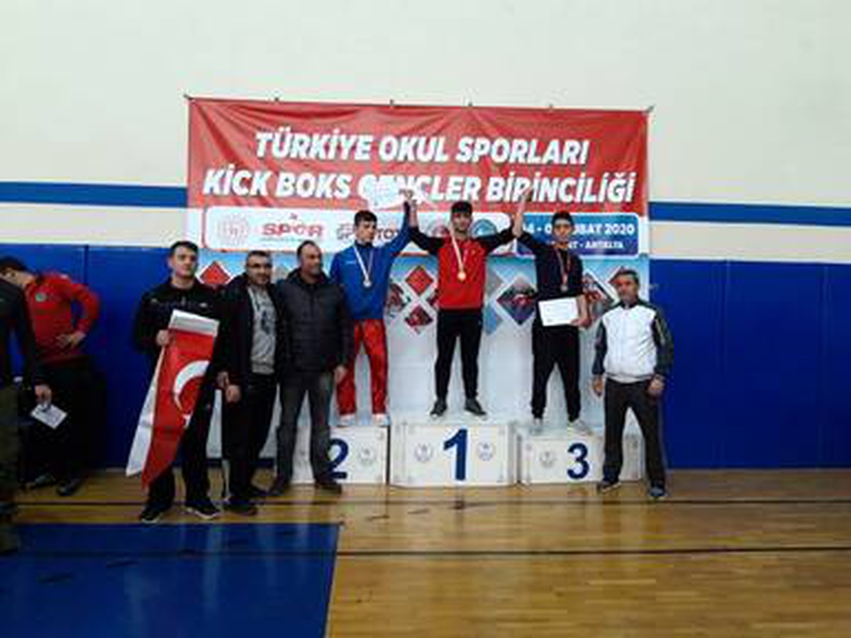 Karatay Belediyespor\'dan Kick Boks\'ta Büyük Başarı