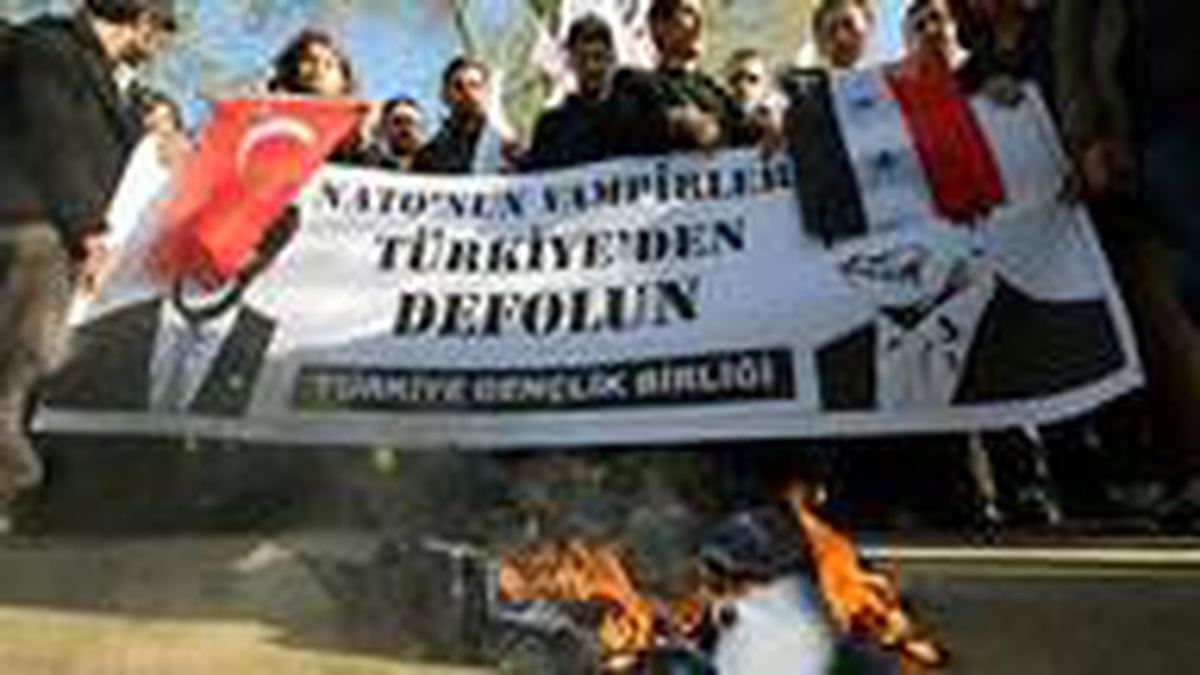 NATO\'ya en olumsuz bakan üye ülke Türkiye çıktı, ittifaka destek yüzde 21\'de kaldı