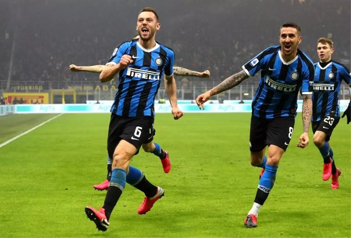 Serie A\'da Milano derbisini, Milan\'ı 4-2 yenen Inter kazandı!