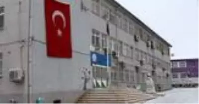 Yoğun kar yağışı nedeniyle 14 ilde okullar tatil edildi Yoğun kar yağışı nedeniyle 14 ilde okullar tatil edildi