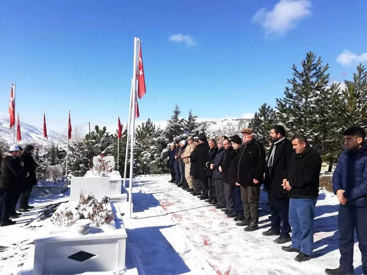 Zeytin Dalı Harekatı şehidi mezarı başında anıldı