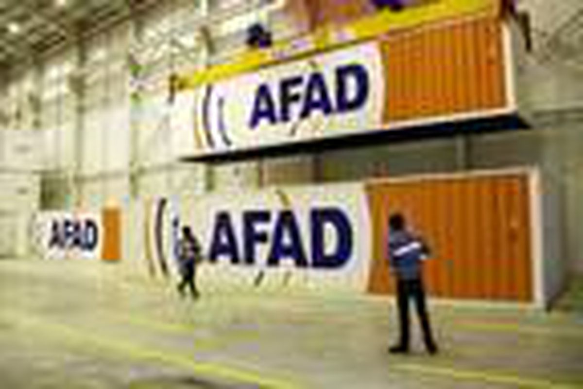 AFAD\'dan Suriye sınırına çadır