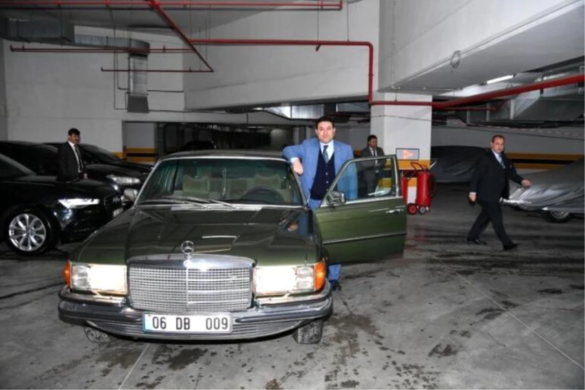 Bahçeli, Harran Belediye Başkanı\'na koleksiyonundan özel araç hediye etti