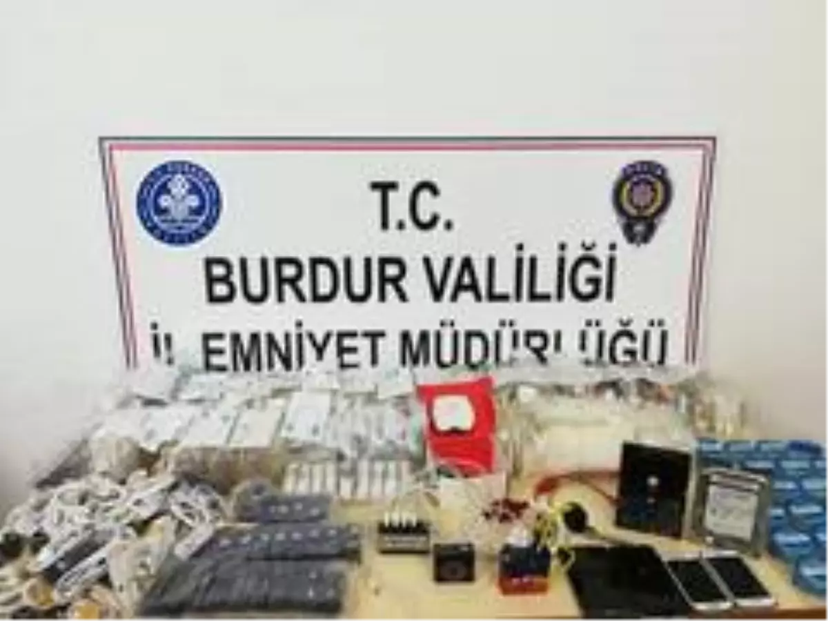 Burdur\'da kaçak telefon operasyonu