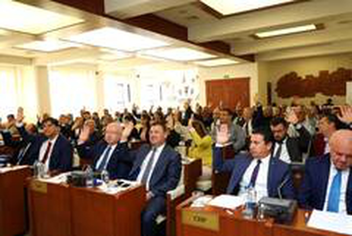 Büyükşehir Meclisinde 262 kararın 255\'i oy birliği ile alındı